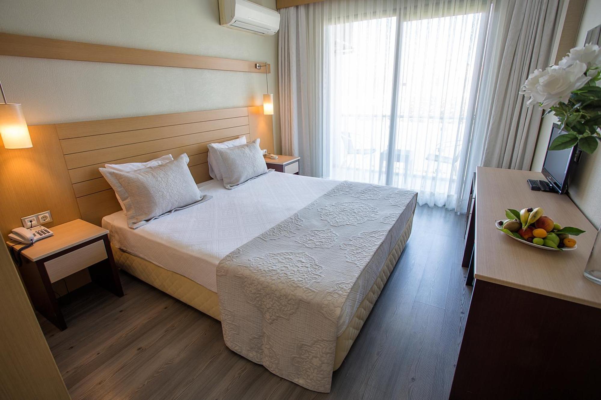 Cilek Marina Otel Çeşme エクステリア 写真